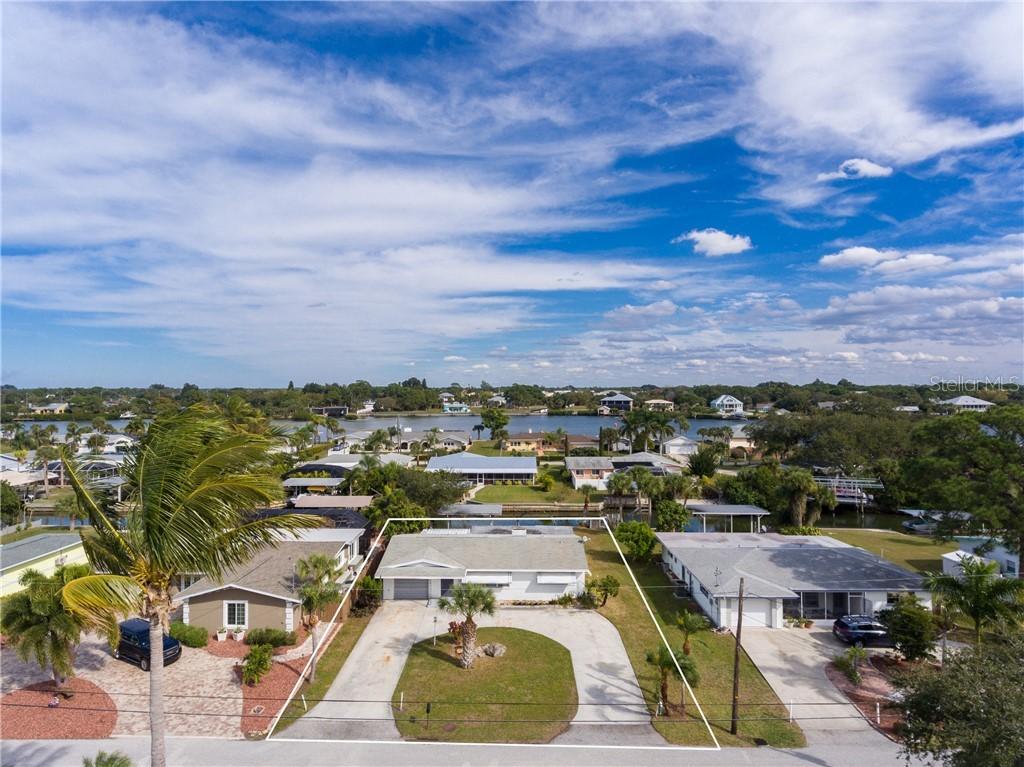 1463 Lemon Bay Dr., Englewood, FL 34223