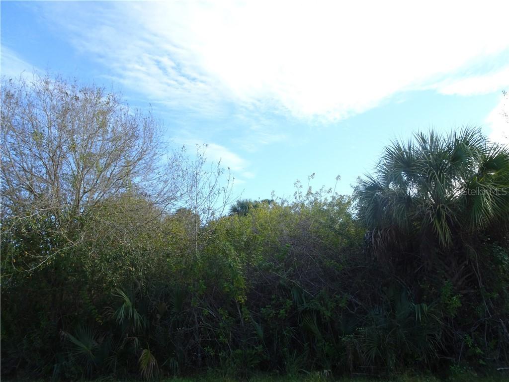 9455 Loyola Ave., Englewood, FL 34224