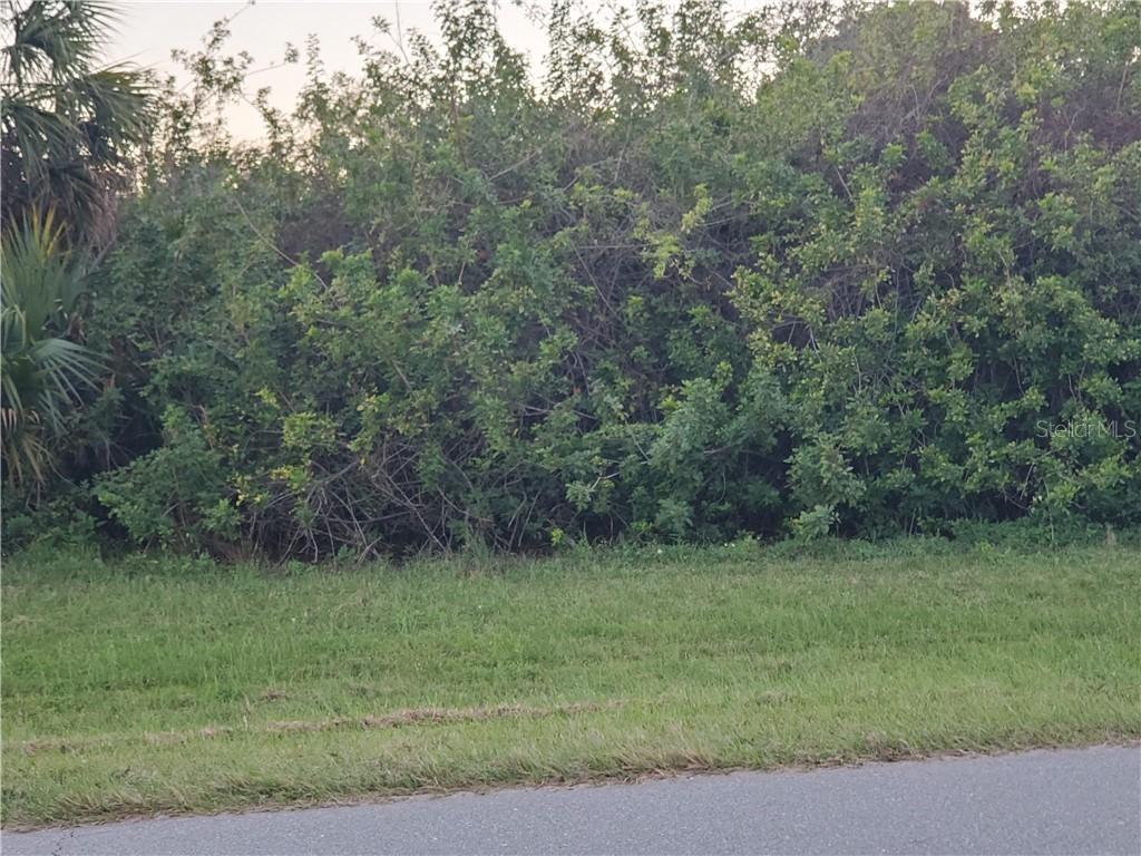 9302 Gulfstream Blvd., Englewood, FL 34224