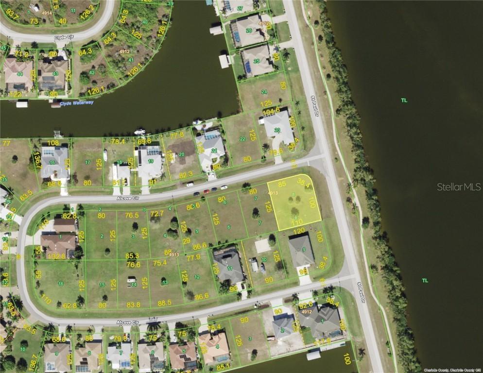 15401 Alcove Cir., Port Charlotte, FL 33981