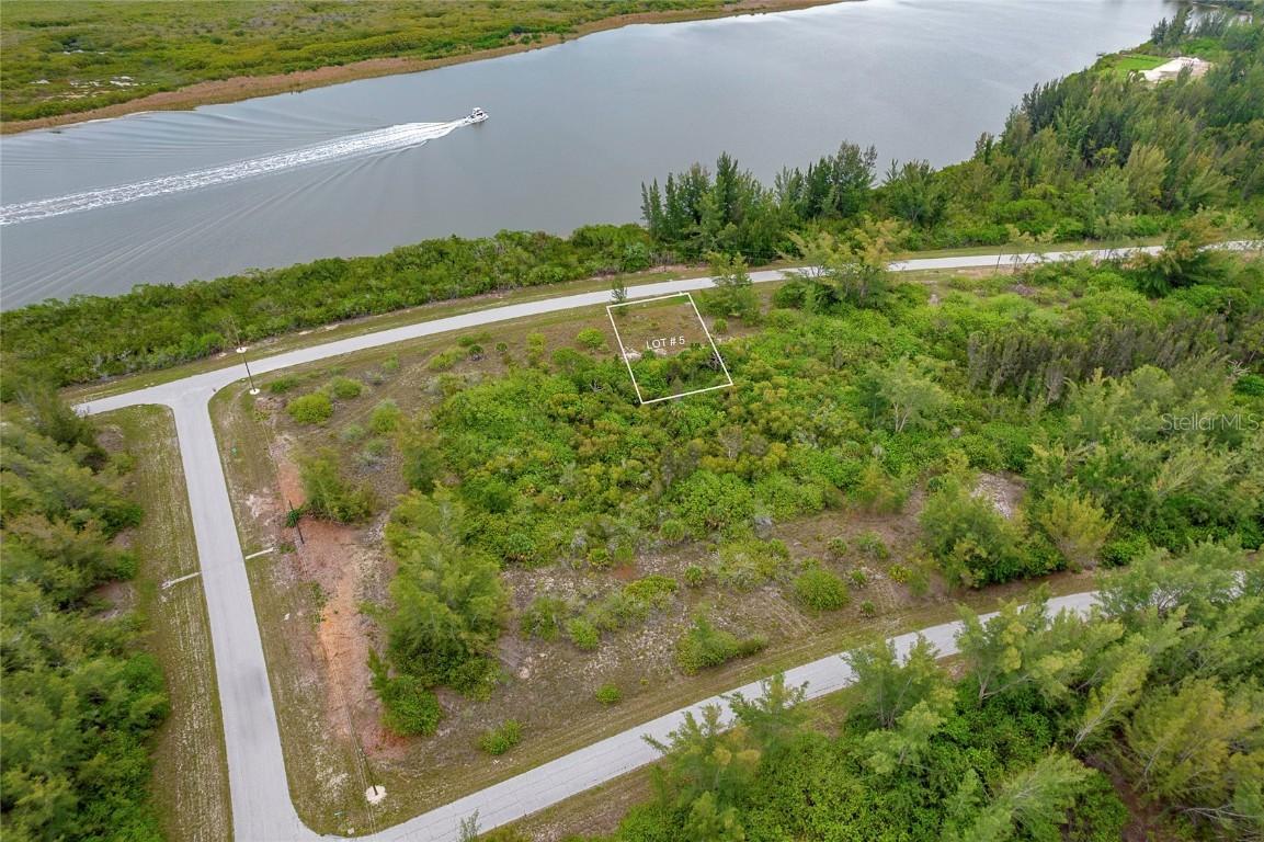 10337 Oakville St., Port Charlotte, FL 33981