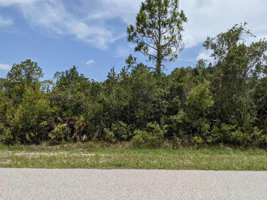 12137 Wadsworth Ave., Port Charlotte, FL 33981