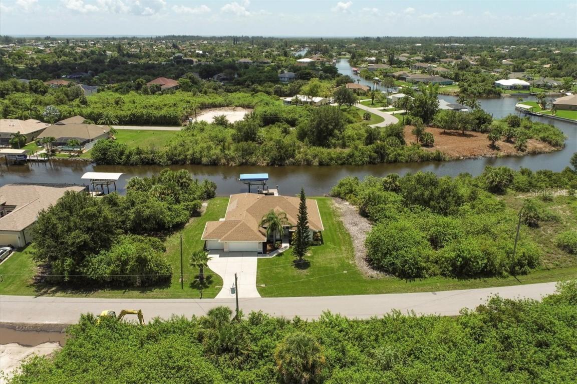 9410 Bluegill Cir., Port Charlotte, FL 33981