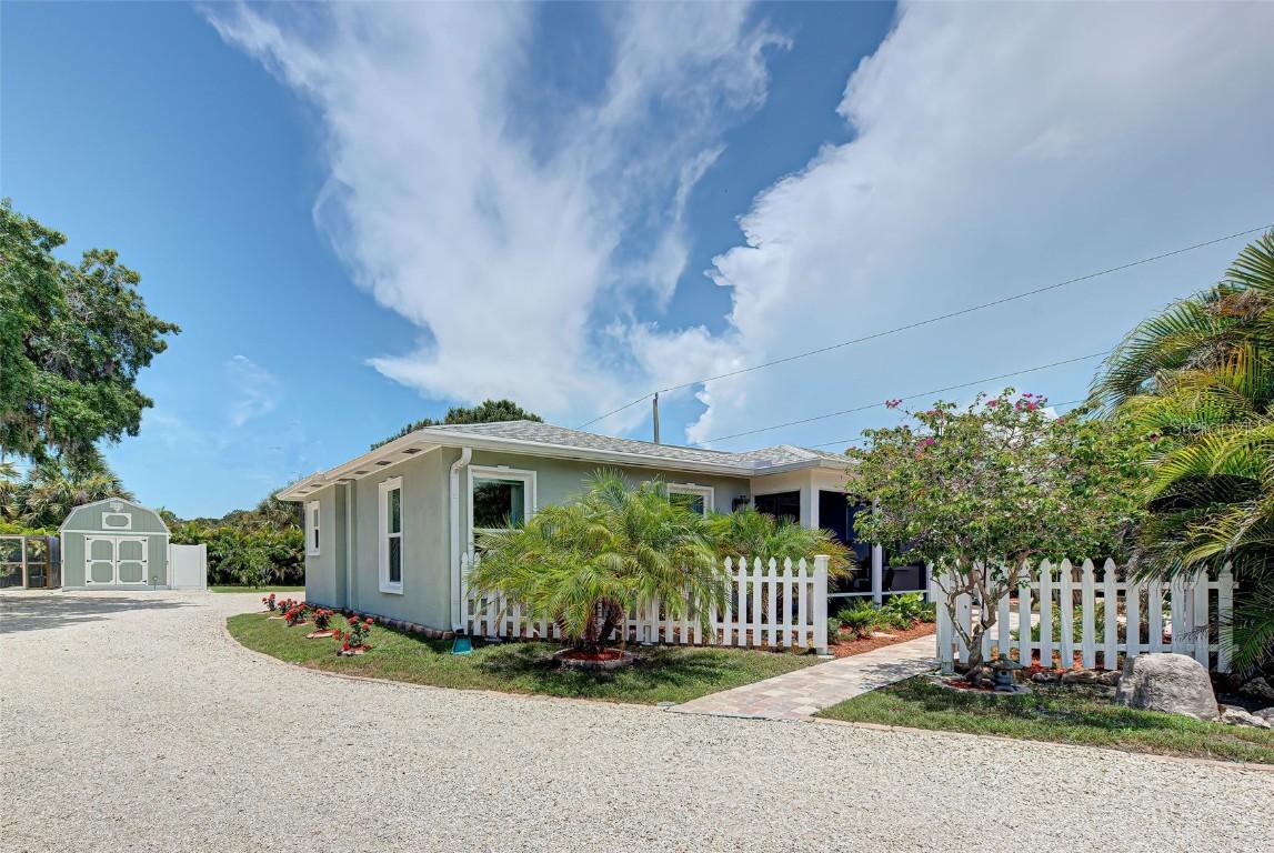 96 A & B N Mccall Rd., Englewood, FL 34223