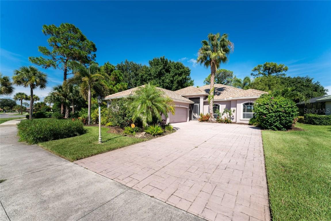 2620 Royal Palm Dr., North Port, FL 34288