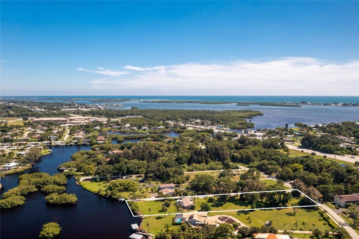 1585 Manor Rd., Englewood, FL 34223