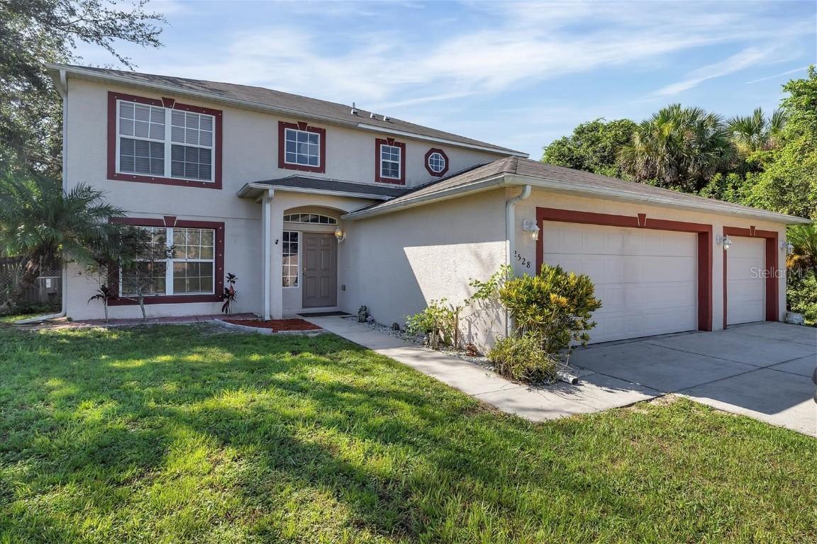 2528 N Chamberlain Blvd., North Port, FL 34286