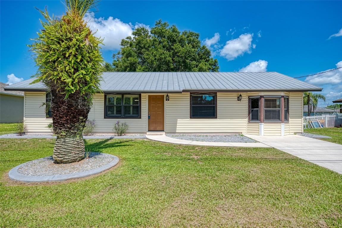 6270 Spinnaker Blvd., Englewood, FL 34224