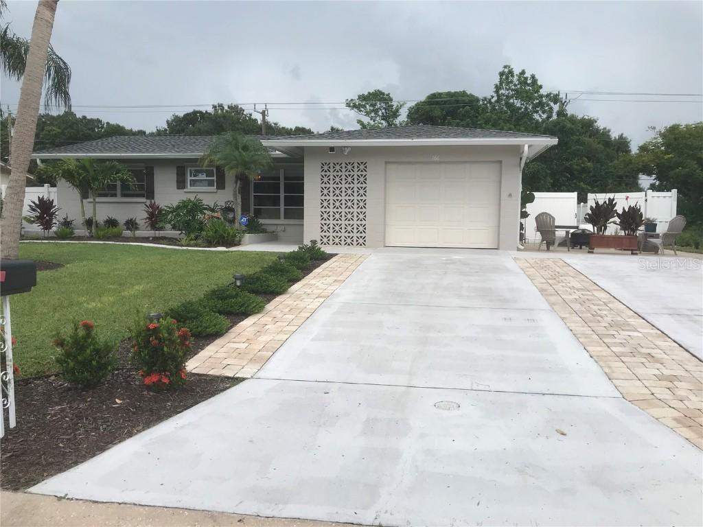 166 Algiers Dr., Venice, FL 34293
