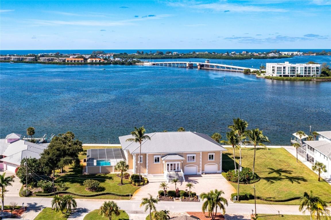 1460 Lemon Bay Dr., Englewood, FL 34223