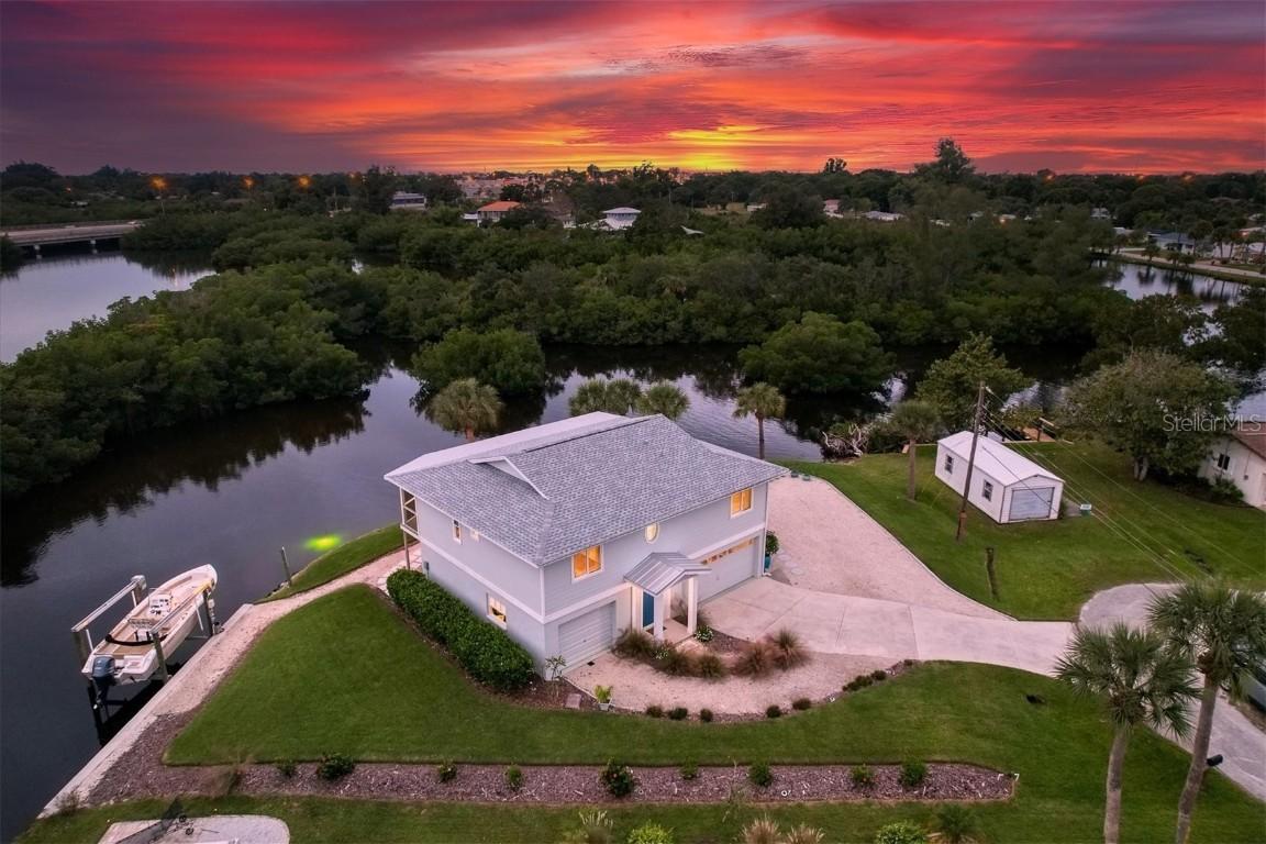 1115 Edgemere Pl., Englewood, FL 34224