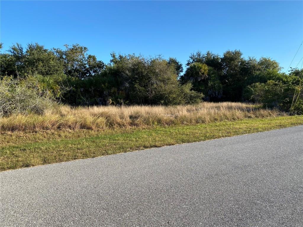 9864 Winnipeg St., Port Charlotte, FL 33981