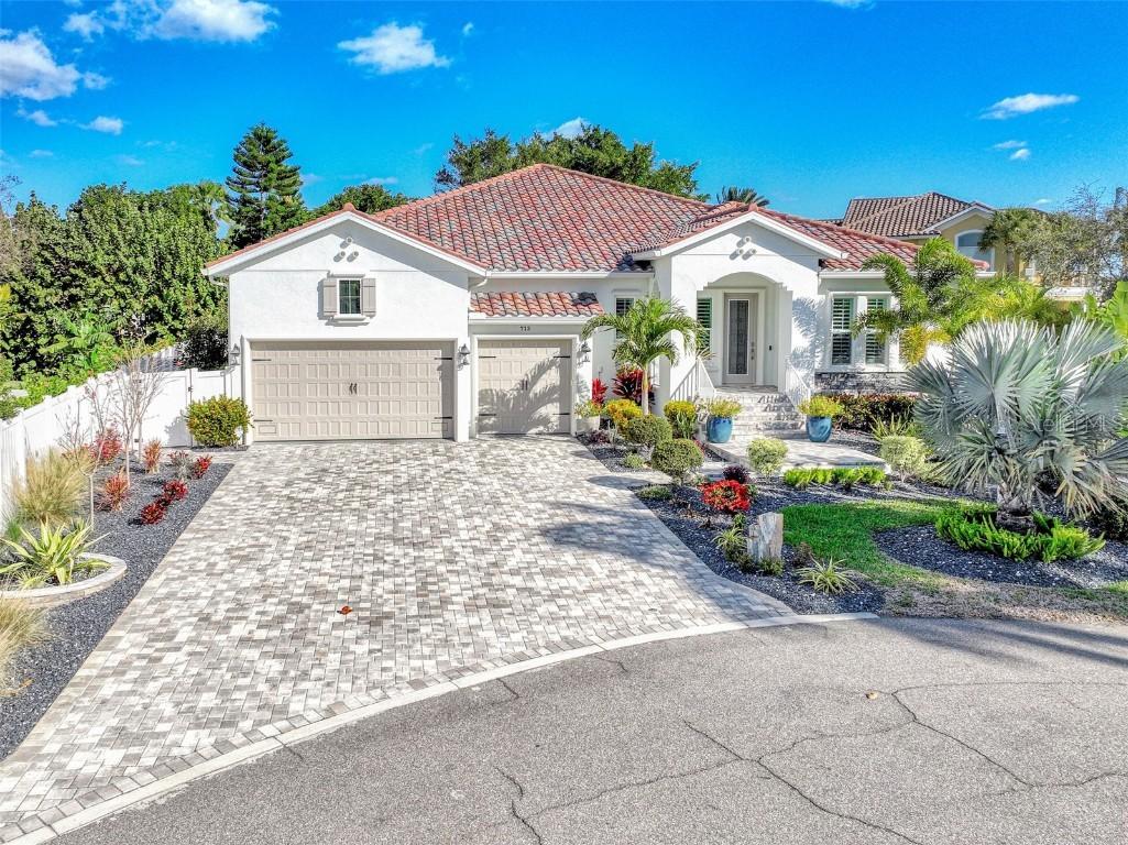713 Nina Dr., St Petersburg, FL 33715