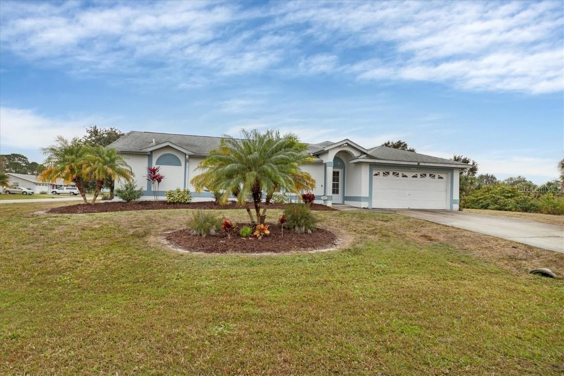 10401 Carnegie Ave., Englewood, FL 34224