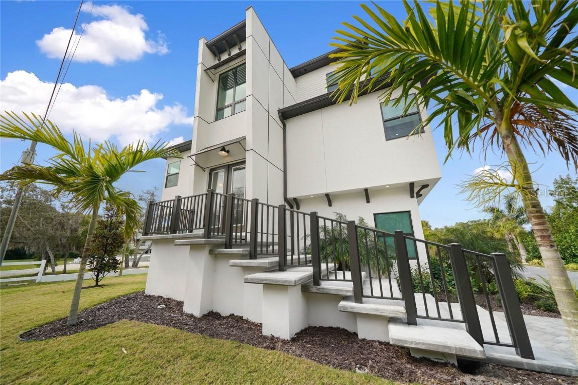 2807 Lemon Ave., Englewood, FL 34223