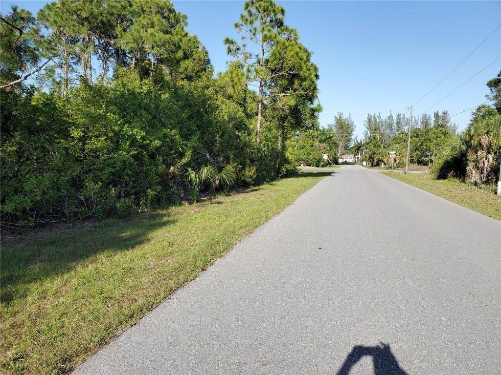 112 Smallwood Rd., Rotonda West, FL 33947