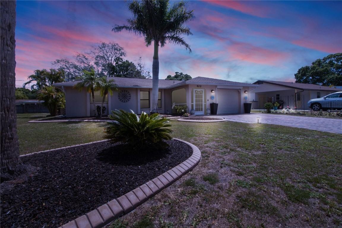 422 Pineview Dr., Venice, FL 34293