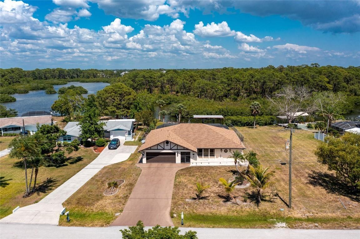 2112 Oyster Creek Dr., Englewood, FL 34224