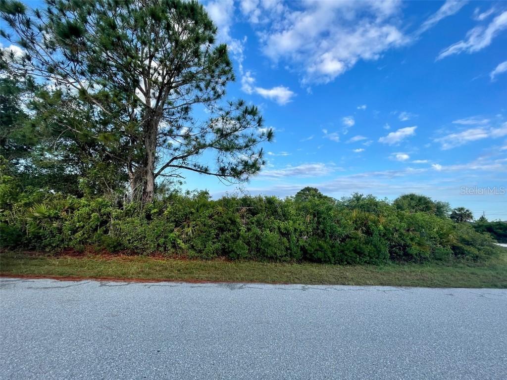 12187 Van Loon Ave., Port Charlotte, FL 33981