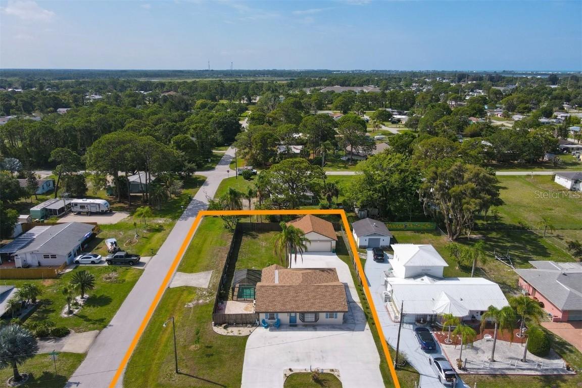 2079 Pennsylvania Ave., Englewood, FL 34224