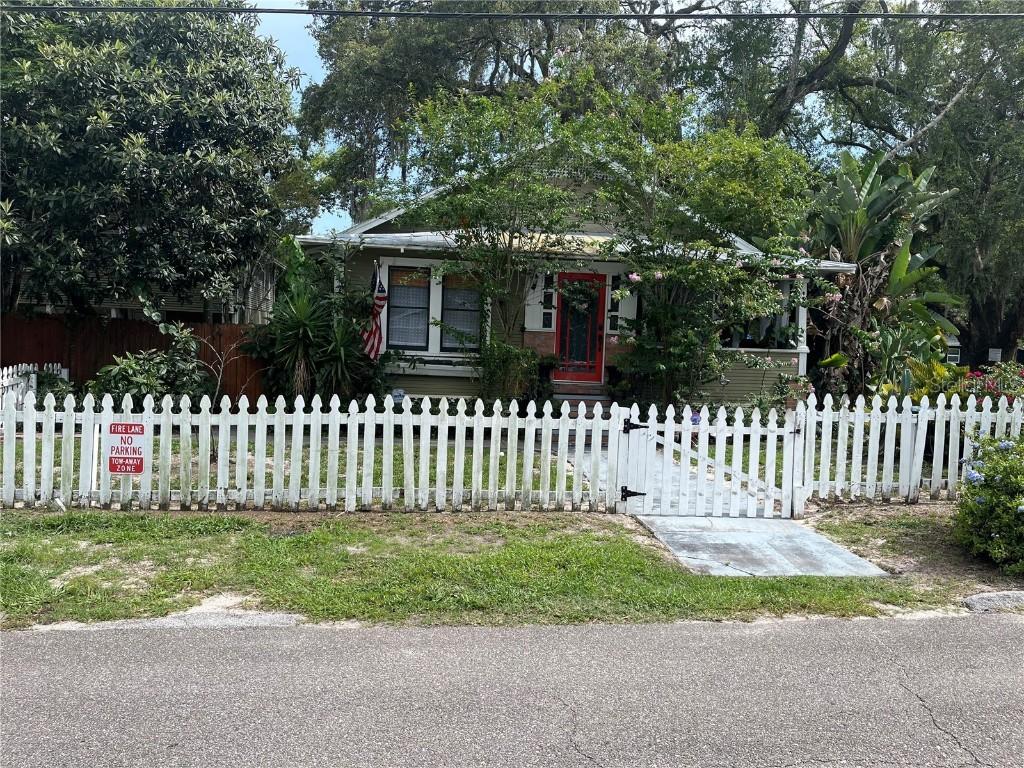 911 E Louisiana Ave., Tampa, FL 33603