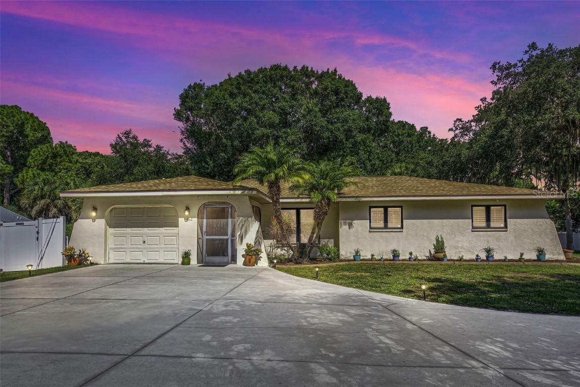 462 Oak St., Englewood, FL 34223