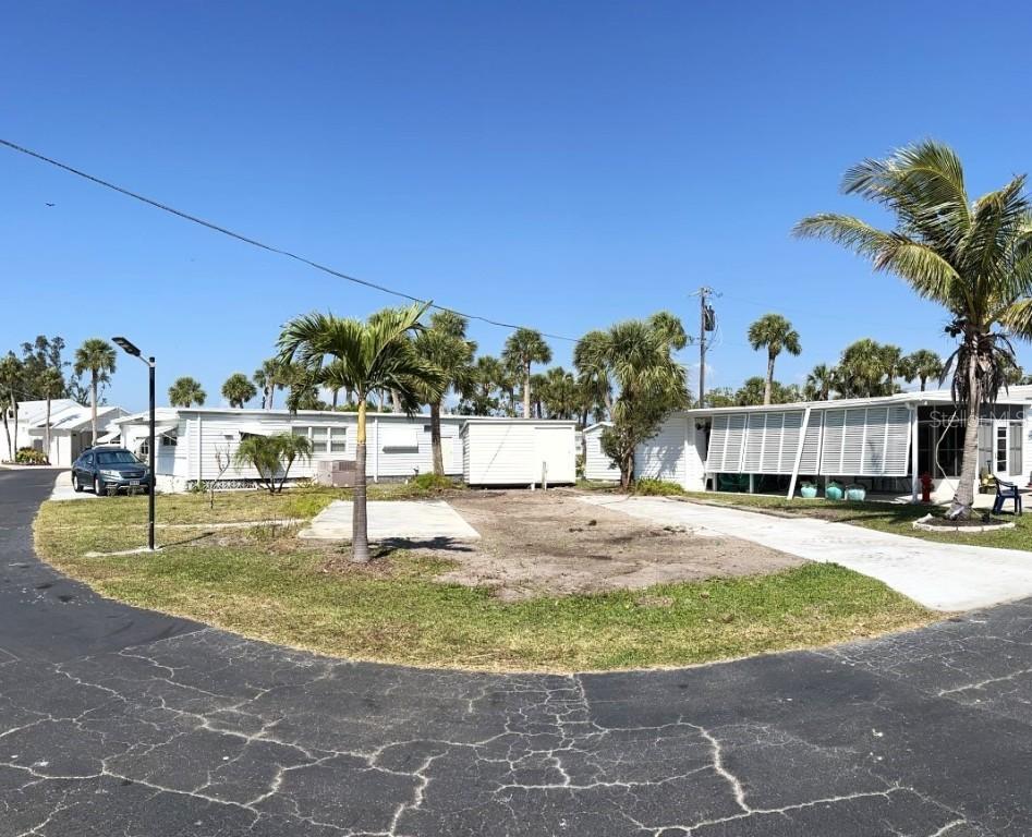 7500 Park Pointe Dr. #50, Englewood, FL 34224