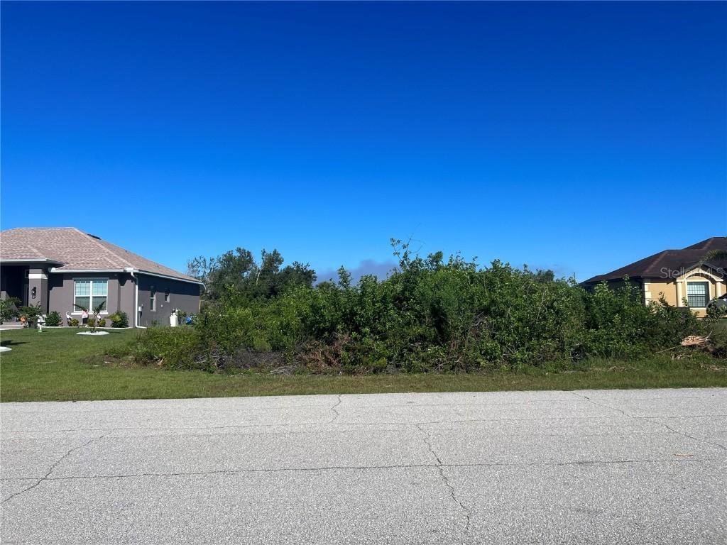 10028 Bay State Dr., Port Charlotte, FL 33981