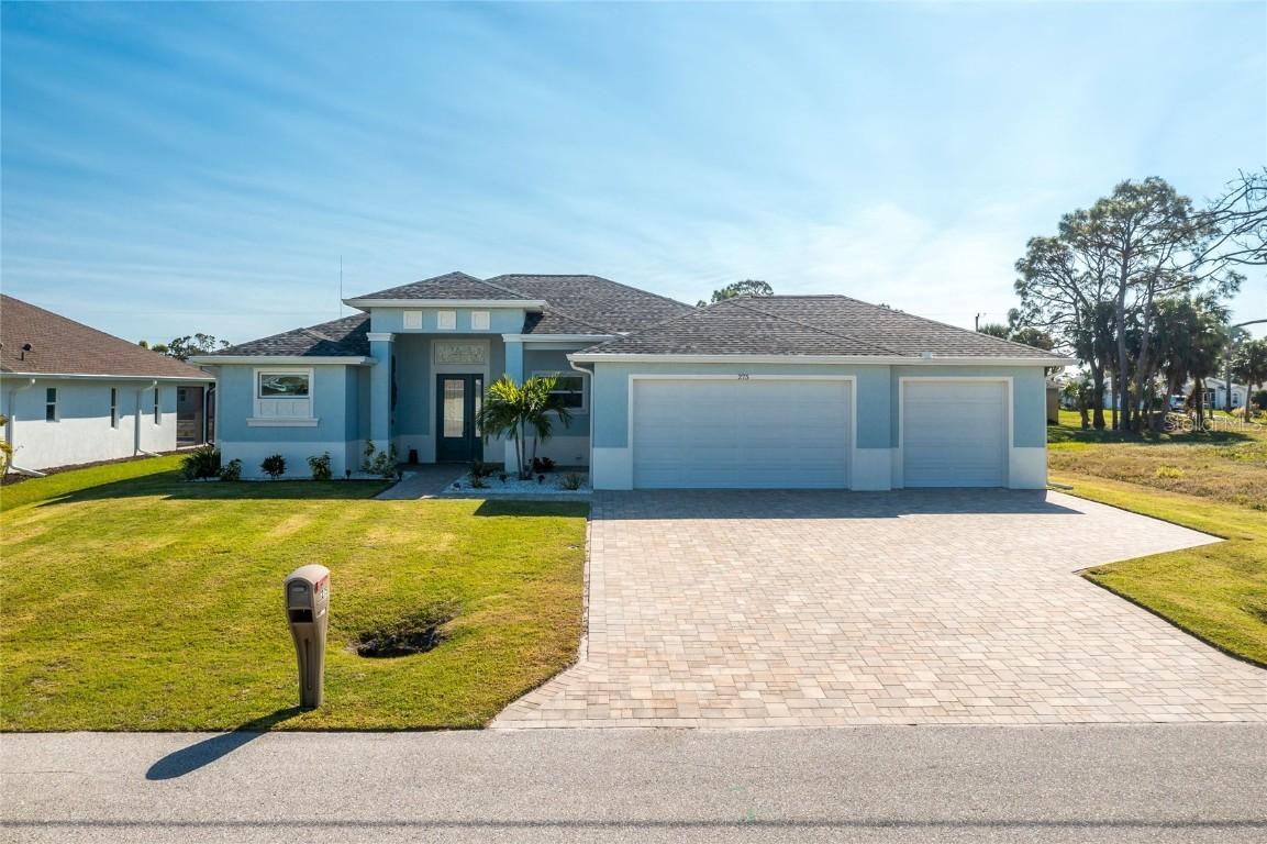 275 Broadmoor Ln., Rotonda West, FL 33947