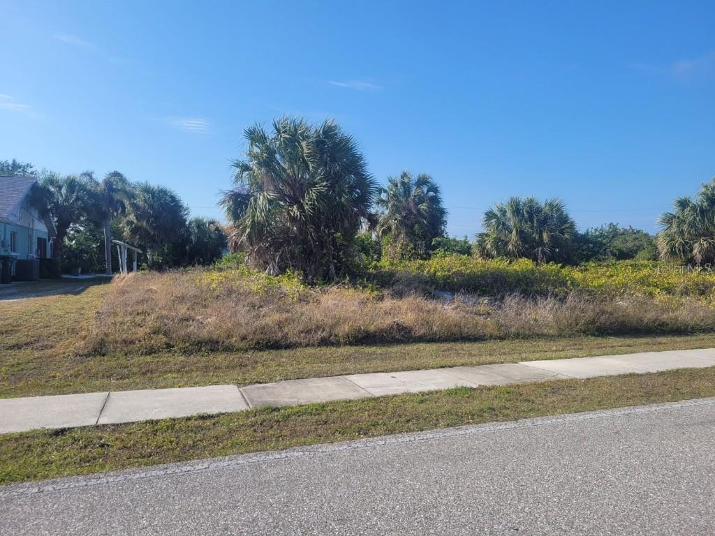 7437 Spinnaker Blvd., Englewood, FL 34224