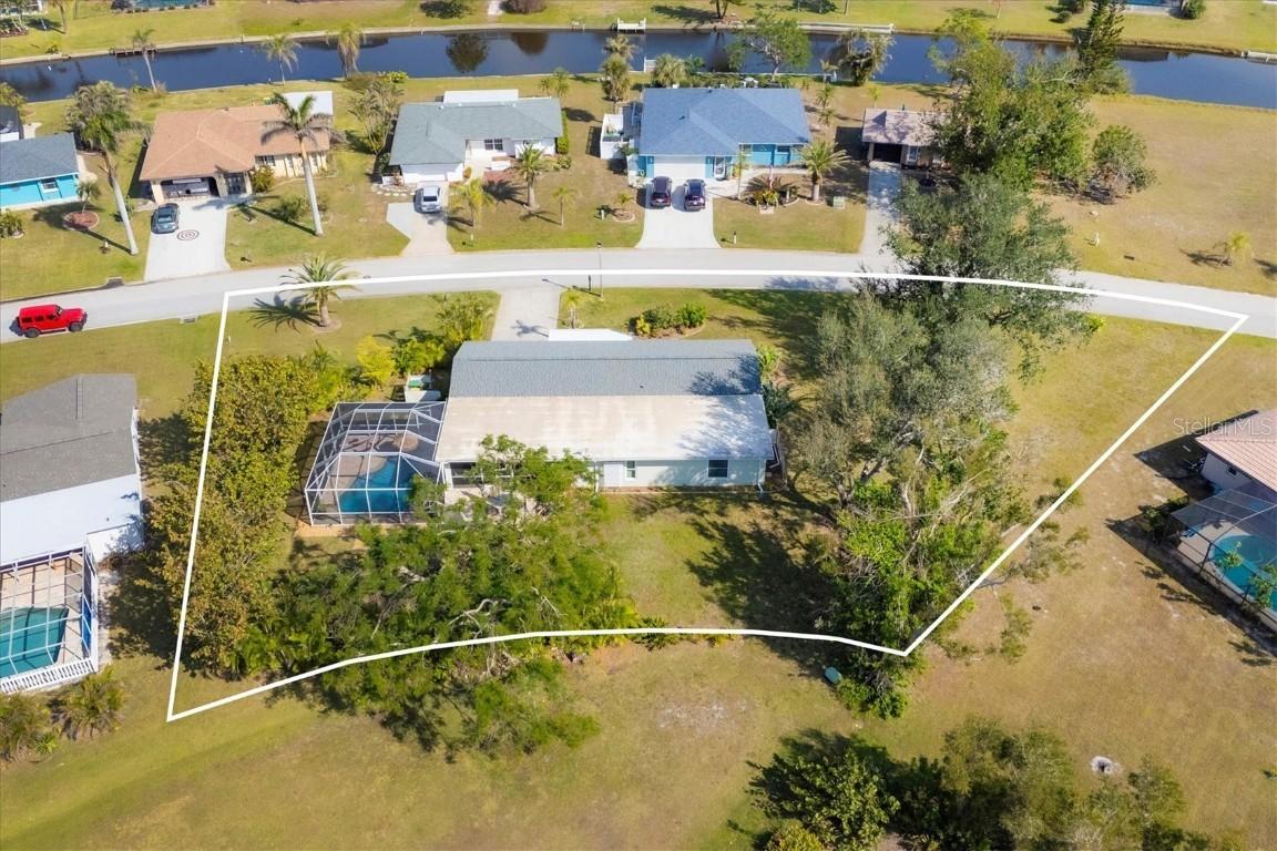 142 Caddy Rd., Rotonda West, FL 33947