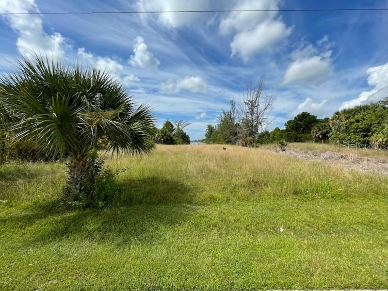10093 Hallendale Dr., Port Charlotte, FL 33981