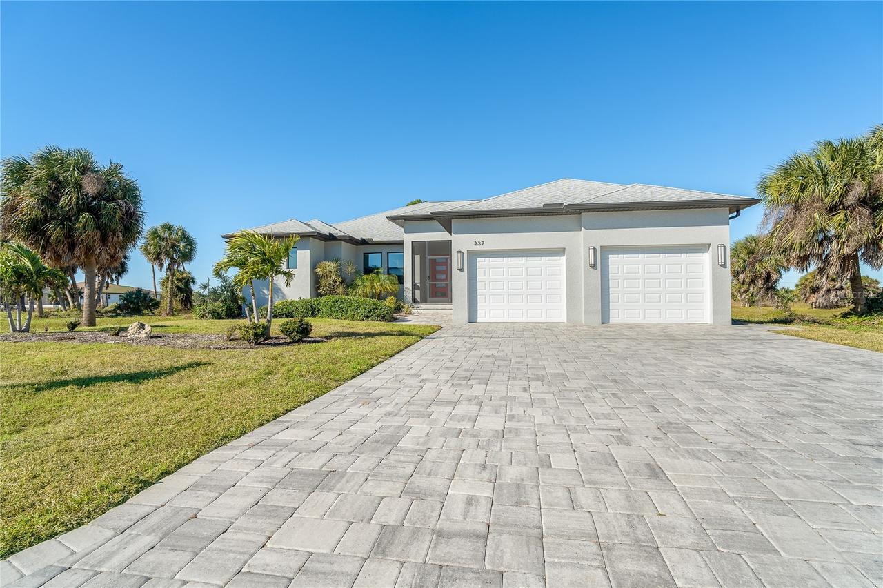 237 W Pine Valley Ln., Rotonda West, FL 33947
