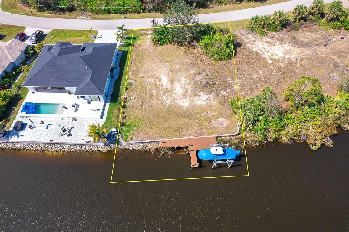 8266 Santa Cruz Dr., Port Charlotte, FL 33981
