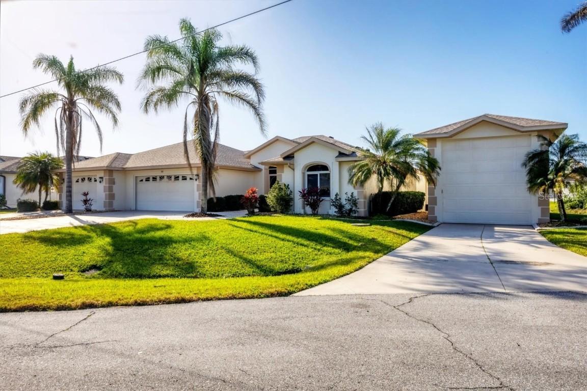 105 Garland Way, Rotonda West, FL 33947