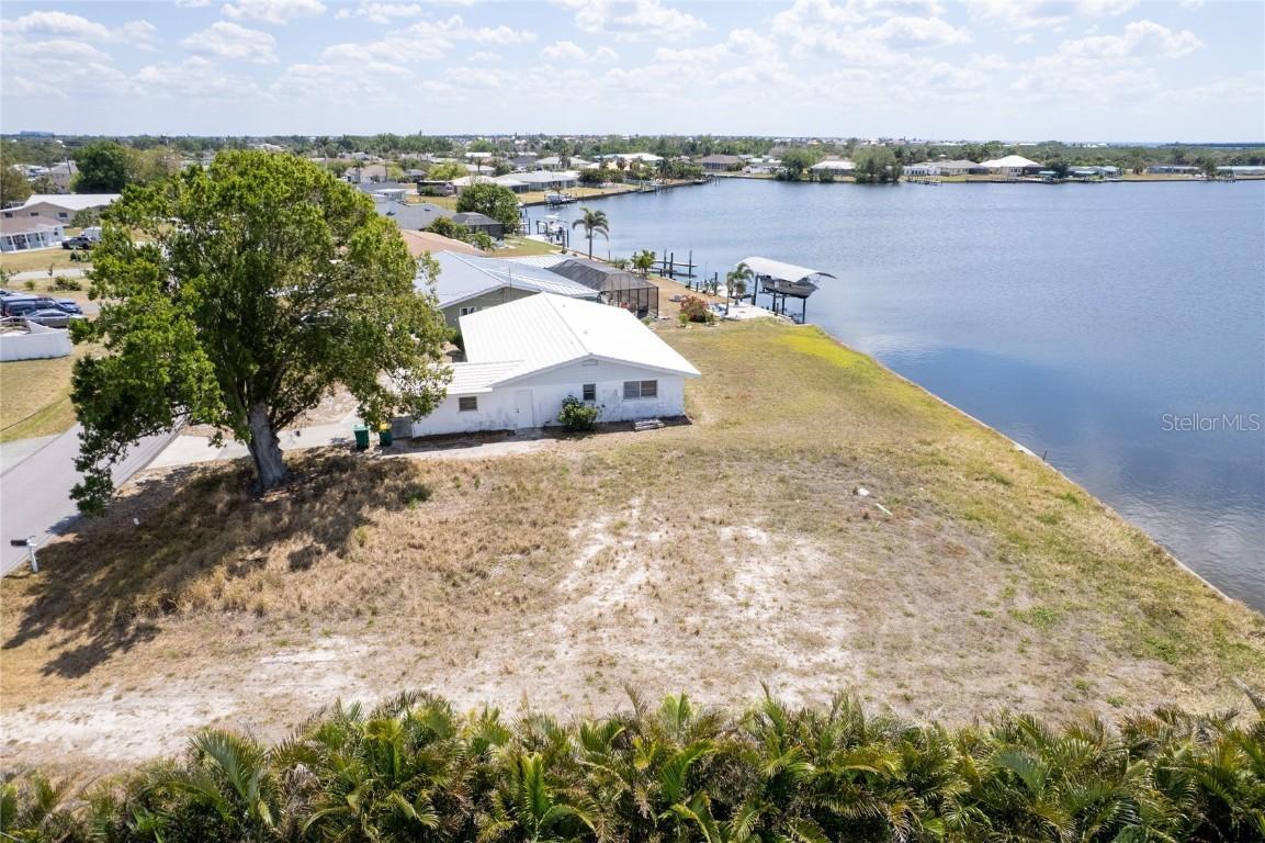 3387 Pinetree St., Port Charlotte, FL 33952