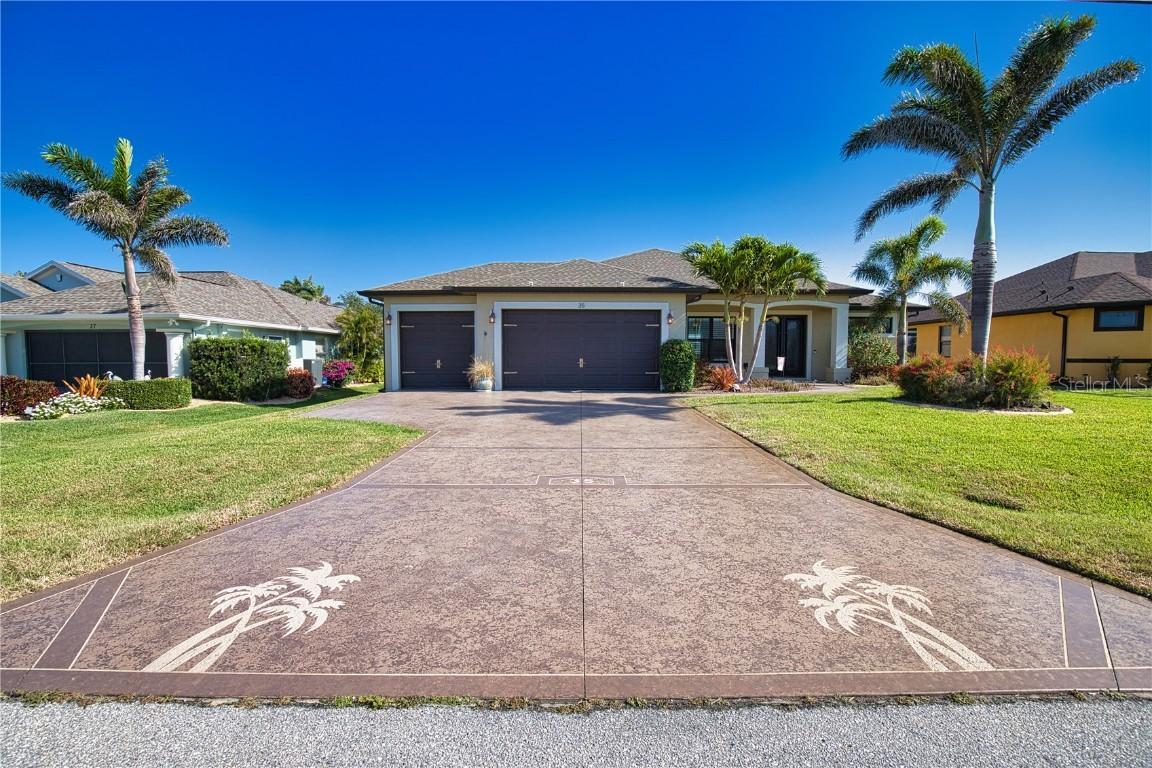 35 Medalist Rd., Rotonda West, FL 33947