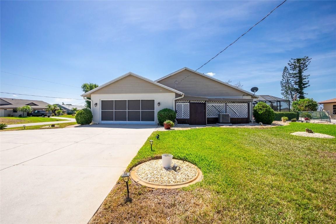 204 Bunker Rd., Rotonda West, FL 33947