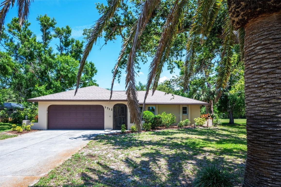 1712 Fessler St., Englewood, FL 34223