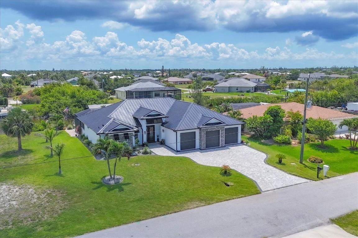 9532 Miami Cir., Port Charlotte, FL 33981
