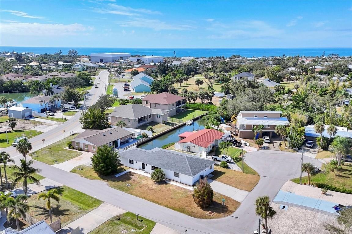 103 Eddy Dr., Nokomis, FL 34275