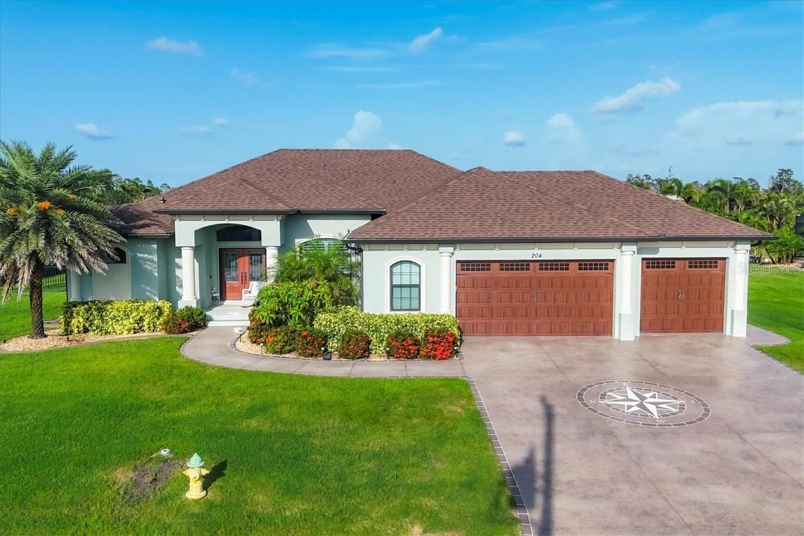 204 W Pine Valley Ln., Rotonda West, FL 33947