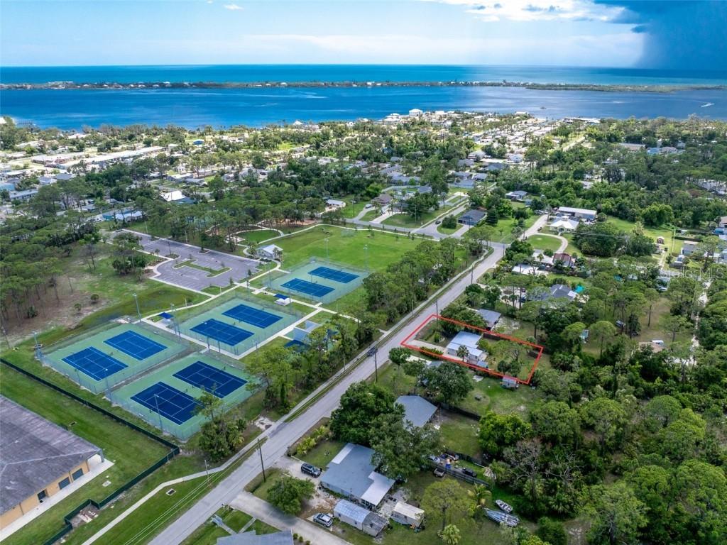 348 W Wentworth St., Englewood, FL 34223