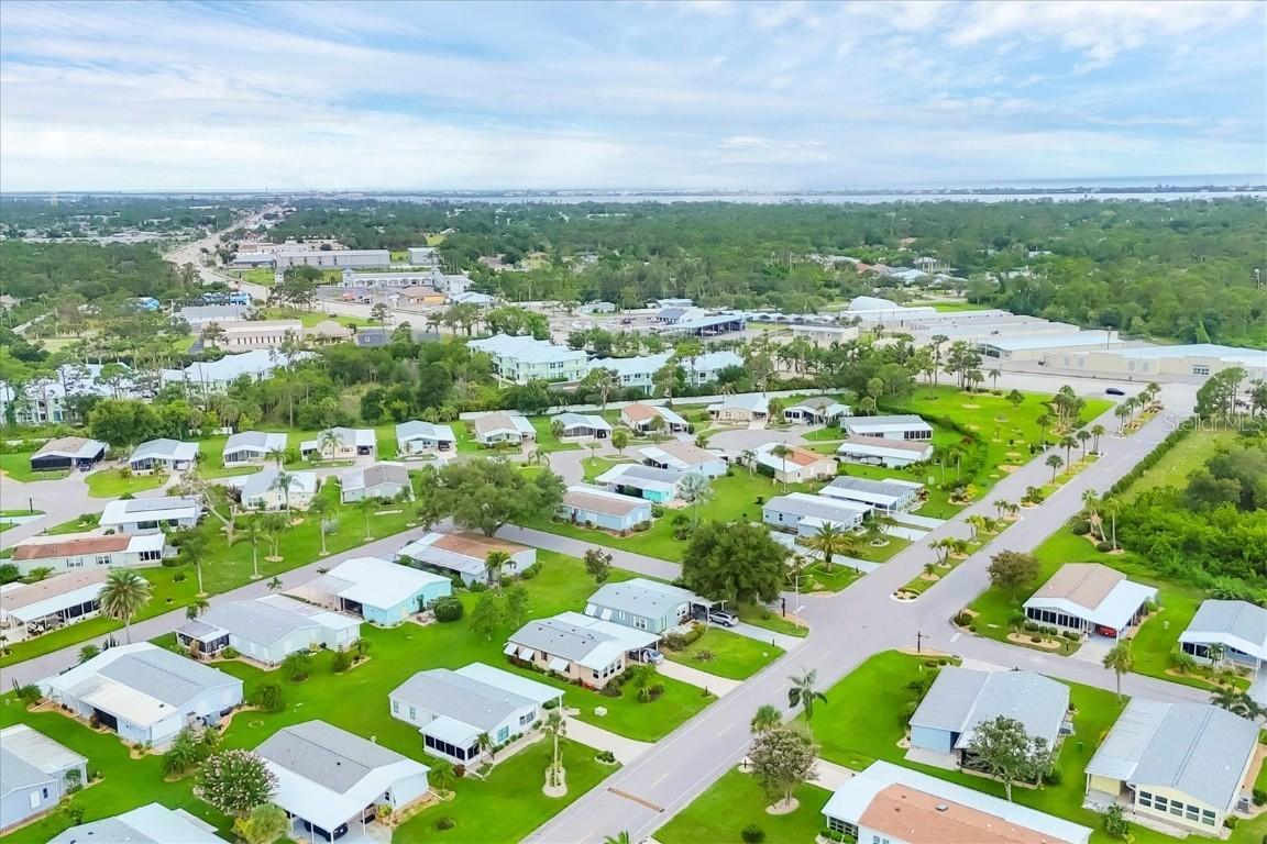 711 Tangerine Woods Blvd., Englewood, FL 34223
