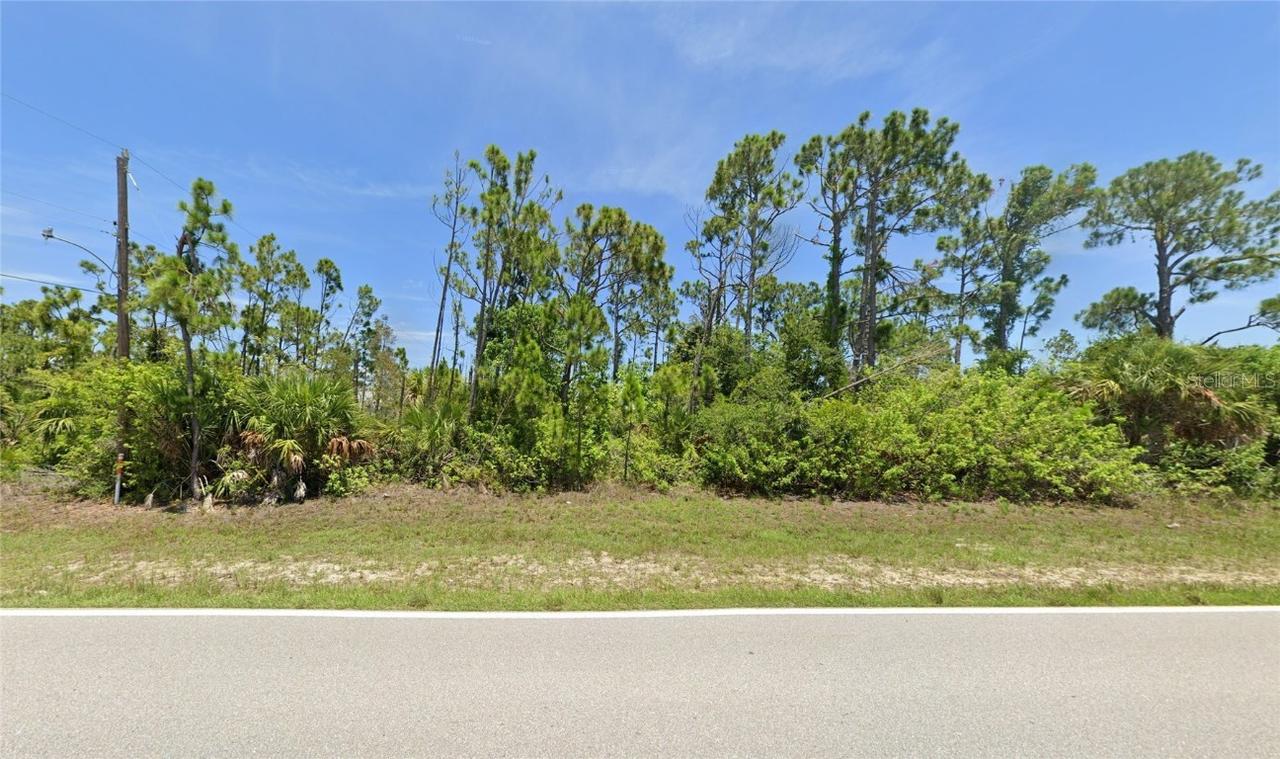 9508 Hallendale Dr., Port Charlotte, FL 33981