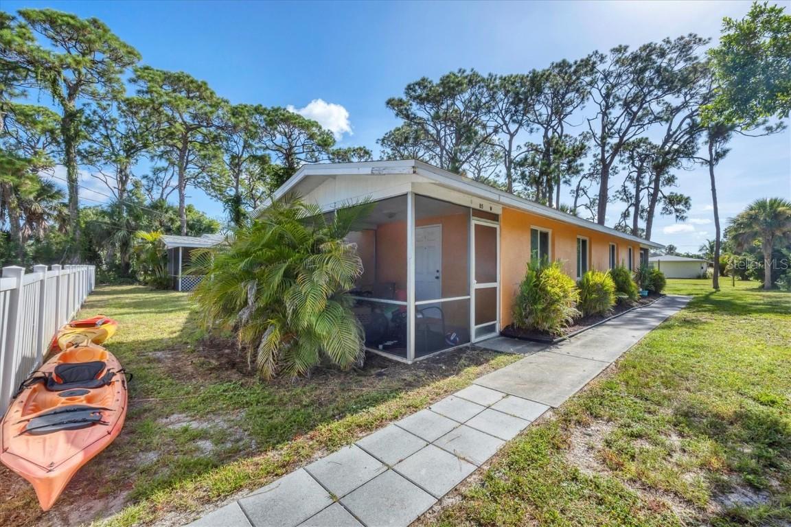 85 Orange St., Englewood, FL 34223