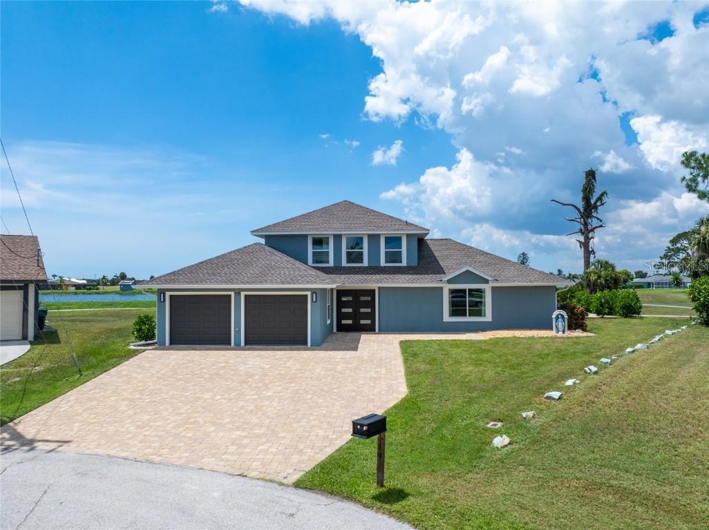 19 Pebble Beach Rd., Rotonda West, FL 33947