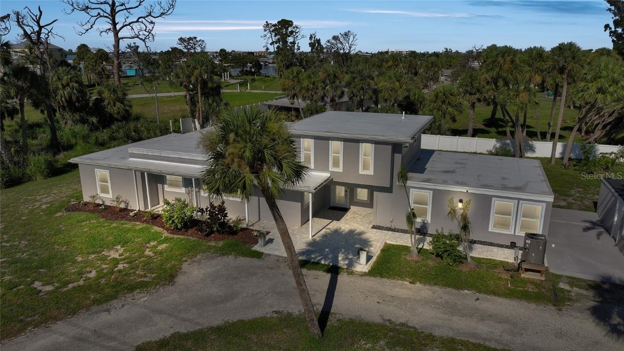 1450 New Point Comfort Rd., Englewood, FL 34223