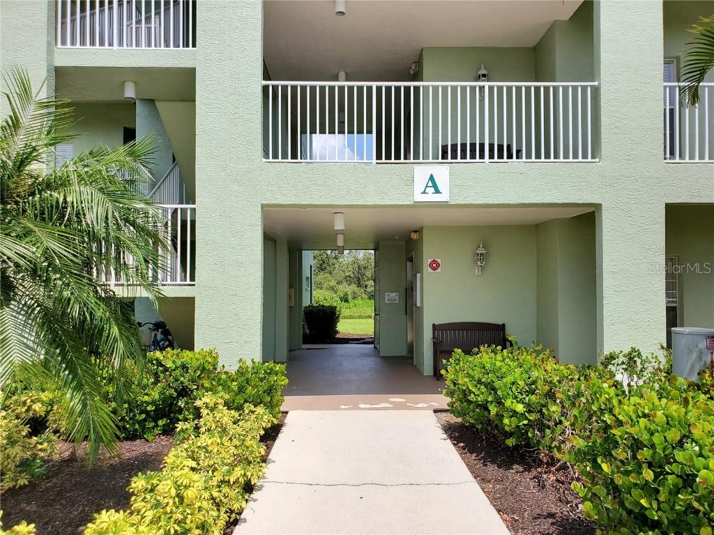 2020 Willow Hammock Cir. #301, Punta Gorda, FL 33983