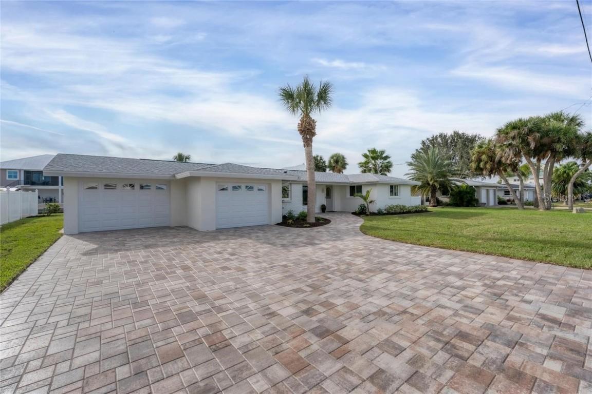 1921 Mississippi Ave., Englewood, FL 34224